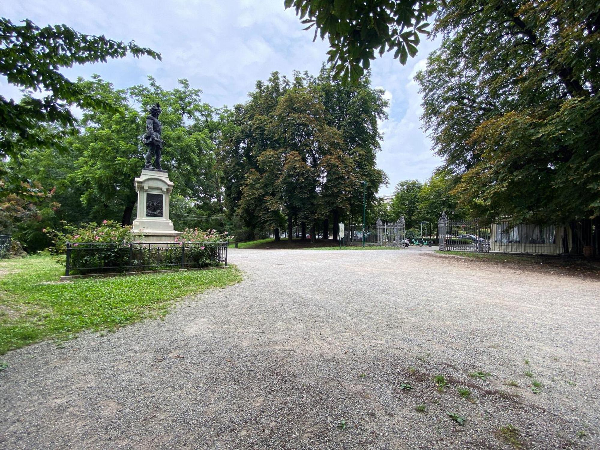 Apartamento Tadino Ai Giardini Indro Montanelli By Halldis